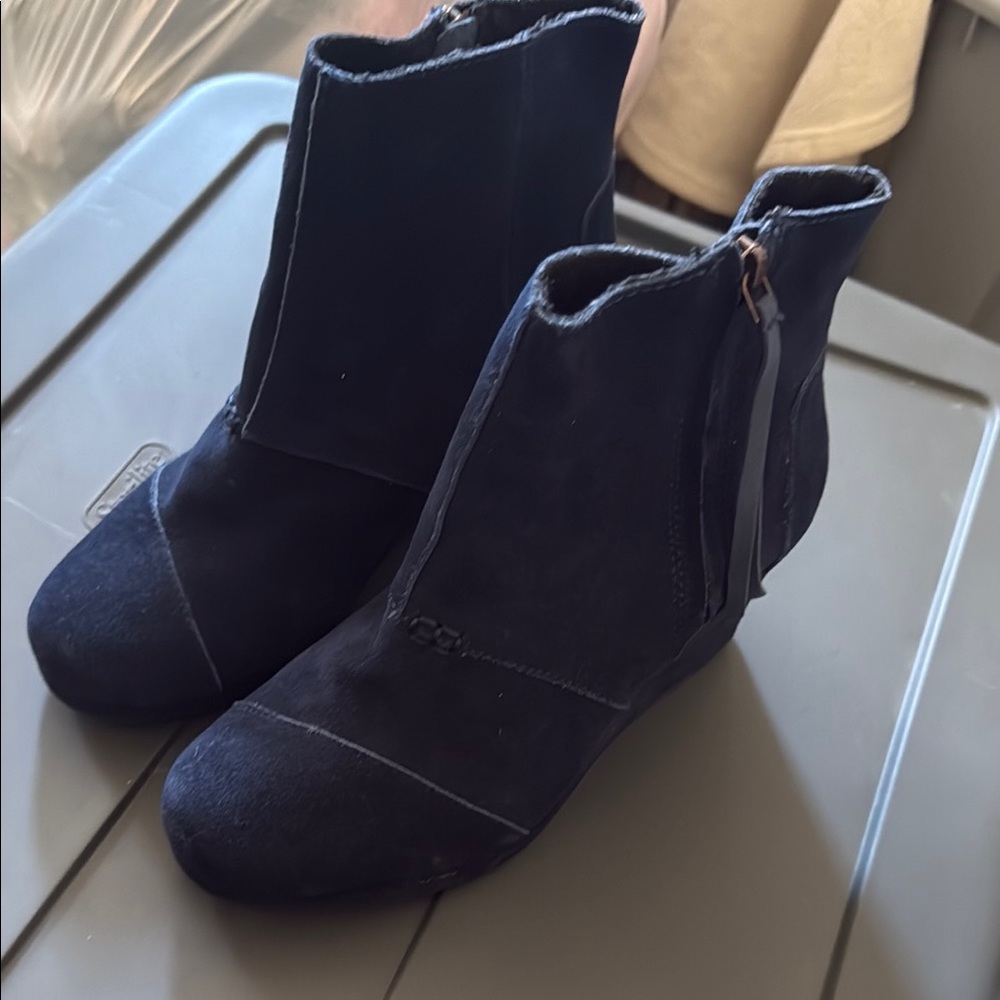Women's Suede Ankle Boots - Black